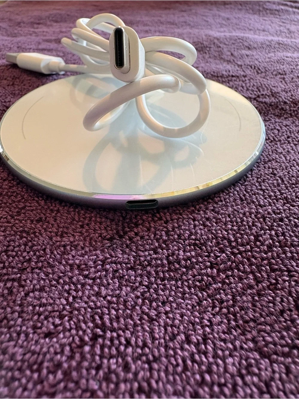 White Wireless Charging Pad USB-C Compatible